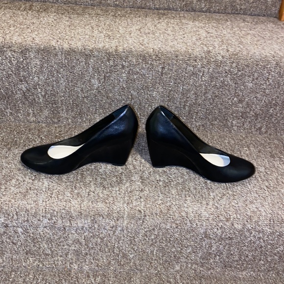 ♠️EUC Like New Franco Sarto Round Toe Genuine Leather Wedge Shoes - Picture 3 of 13